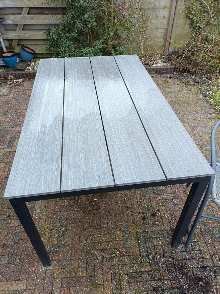 Stevige tuintafel, Tuin en Terras, Tuintafels, Zo goed als nieuw, Rechthoekig, Ophalen