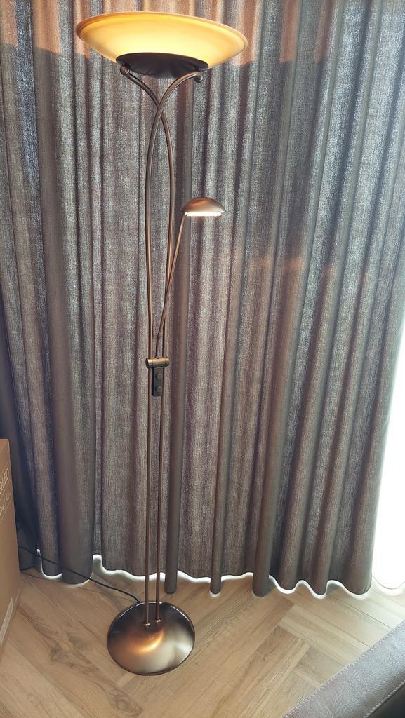 Zéér functionele vloerlampmet met dimmer en leesfunctie., Huis en Inrichting, Lampen | Vloerlampen, Gebruikt, 150 tot 200 cm, Metaal