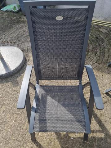 6 Hartman tuinstoelen beschikbaar voor biedingen