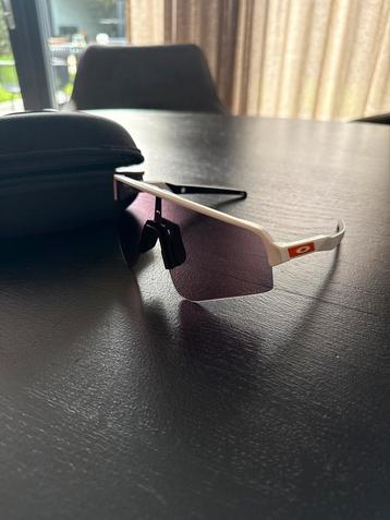 Oakley Zonnebril Sutro - Zo goed als nieuw! beschikbaar voor biedingen