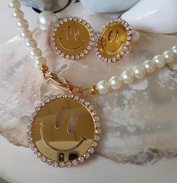 Smiley Ketting + Oorbellen Goud / Off White