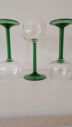 Franse Retro Vintage wijnglazen op groene voet, Verzamelen, Glas en Borrelglaasjes, Ophalen of Verzenden, Zo goed als nieuw, Overige typen