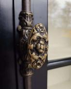 Prachtige zwarte vitrinekast | Côte Sud Eichholtz #2463, Niet ingevuld, 100 tot 150 cm, 200 cm of meer, Niet ingevuld