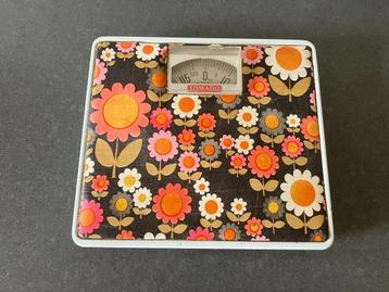 Retro Flower Power Tomado weegschaal beschikbaar voor biedingen