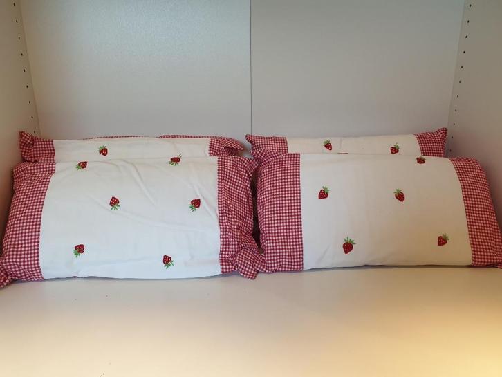 Verschillende kussentjes... kussenhoezen, Huis en Inrichting, Woonaccessoires | Kussens, Zo goed als nieuw, Overige kleuren, Vierkant