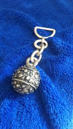 ijzere sierbal  aan ketting, Ophalen of Verzenden, Nieuw, Overige typen