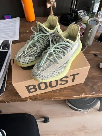 Yeezy 350 beschikbaar voor biedingen