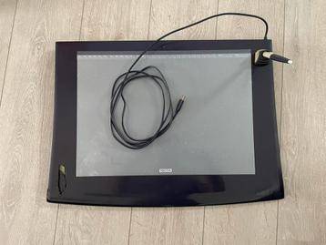 Wacom Intuos 2 A3 tekentablet met pen beschikbaar voor biedingen