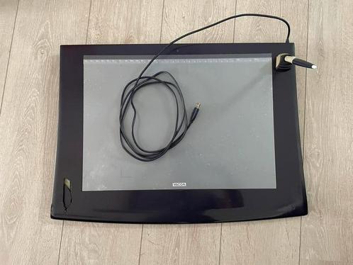 Wacom Intuos 2 A3 tekentablet met pen, Computers en Software, Tekentablets, Gebruikt, Verzenden