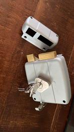 Opdekslot merk CISA met 3 sleutels, Doe-het-zelf en Verbouw, Hang- en Sluitwerk, Ophalen of Verzenden, Nieuw, Rvs, Slot