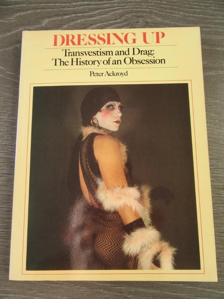 Dressing Up Travestie Drag - transvestism and drag 1979, Hobby en Vrije tijd, Kostuums, Theaterbenodigdheden en LARP, Gebruikt