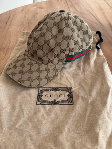 Gucci pet canvas beschikbaar voor biedingen