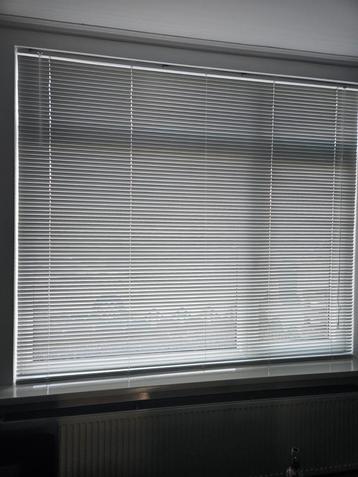 Luxaflex jaloezie 220x250  beschikbaar voor biedingen