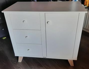 Kidsmill Lars commode en ledikant / babybed / peuterbed beschikbaar voor biedingen