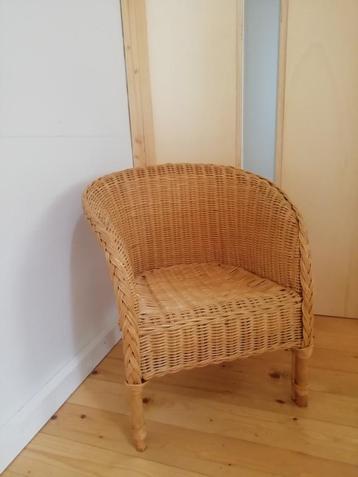 Stoel rotan voor kind beschikbaar voor biedingen