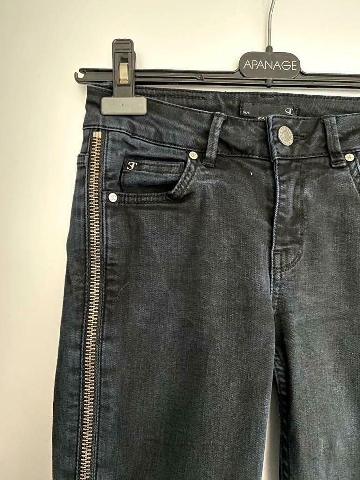 F142 SuperTrash maat 26=XS skinny jeans spijkerbroek Jeans, Kleding | Dames, Spijkerbroeken en Jeans, Zo goed als nieuw, W27 (confectie 34) of kleiner
