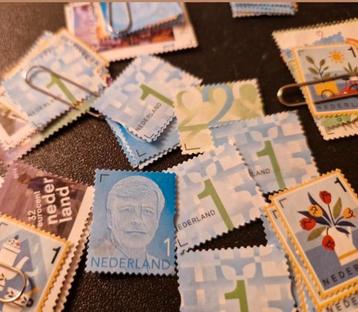 50 ongestempelde frankeergeldige postzegels twv ruim 65 eu beschikbaar voor biedingen
