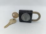 Vintage hangslot : Lockwood made in Australia, jaren 50/60, Verzamelen, Overige Verzamelen, Ophalen of Verzenden, Zo goed als nieuw