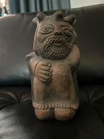 Oud  stenen beeld van een man/koning., Antiek en Kunst, Ophalen of Verzenden