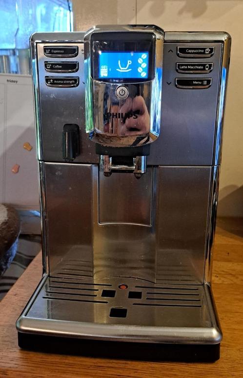 Philips EP 5335 Koffiemachine, Witgoed en Apparatuur, Koffiezetapparaten, Gebruikt, Gemalen koffie, Koffiebonen, Koffiemachine