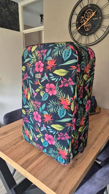 Bloemetjes ruimbagage koffer met wieltjes beschikbaar voor biedingen