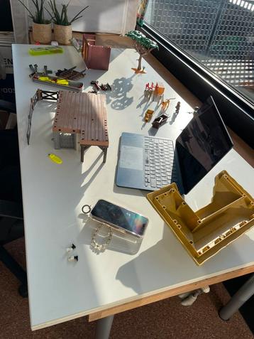 Ikea bureau 1,60 x 0,80 beschikbaar voor biedingen