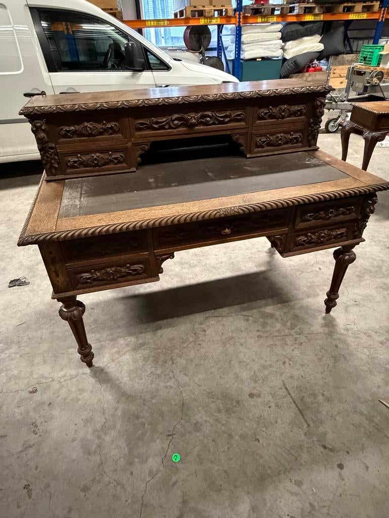 Antiek Bureau met Gedetailleerd Snijwerk, Antiek en Kunst, Ophalen
