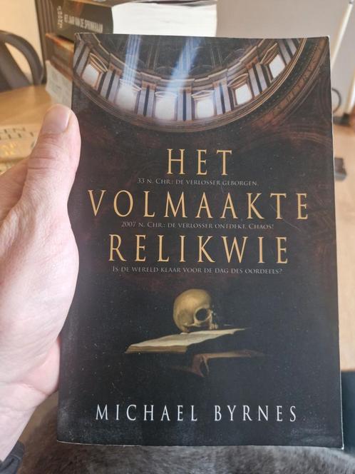 M. Byrnes - Het volmaakte relikwie, Boeken, Thrillers, Zo goed als nieuw, Ophalen of Verzenden