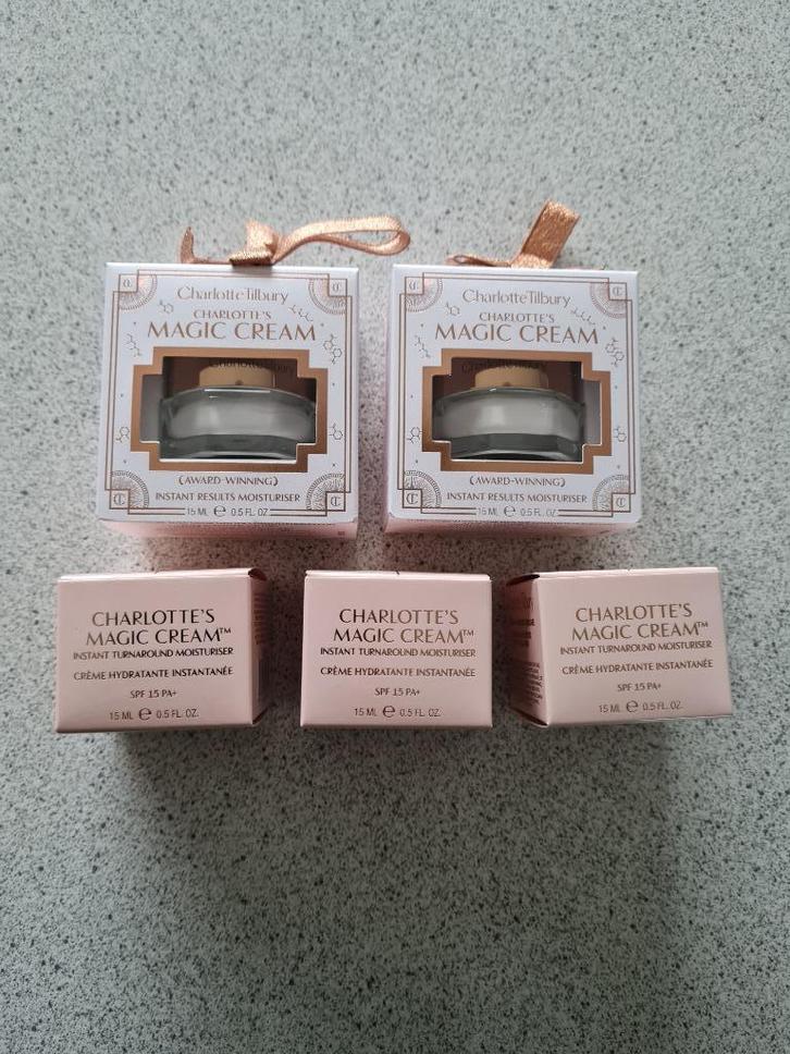 Charlotte Tilbury 5 x magic cream van 15 ml per stuk, Sieraden, Tassen en Uiterlijk, Uiterlijk | Gezichtsverzorging, Nieuw, Verzorging