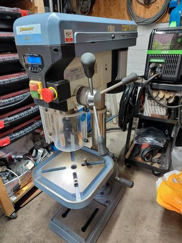 Tafel kolomboormachine beschikbaar voor biedingen
