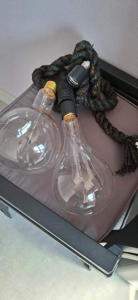 Twee super grote lampen zonder kap ophangen met 40mm touw., Huis en Inrichting, Woonaccessoires | Stolpen, Zo goed als nieuw, Ophalen of Verzenden