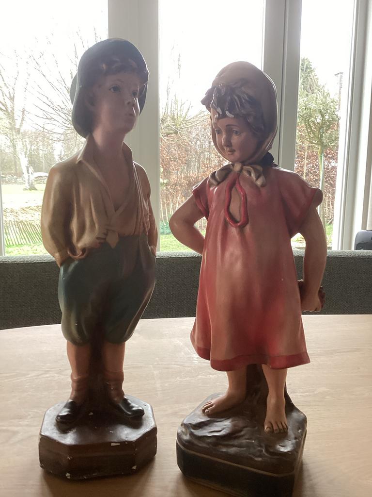 Antieke beeldjes van boer en boerin, Antiek en Kunst, Kunst | Beelden en Houtsnijwerken, Ophalen