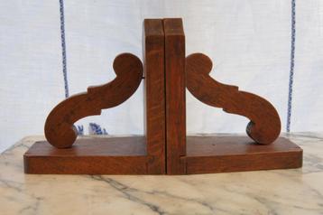 Boeken steunen ( Hout beschikbaar voor biedingen