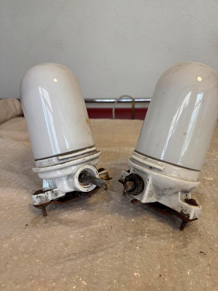 Twee Wandlampen , 1900-30, Bauhaus, industrieel, Huis en Inrichting, Lampen | Wandlampen, Gebruikt, Glas, Overige materialen, Ophalen of Verzenden