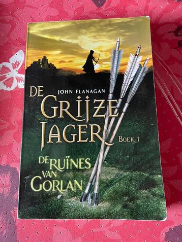 De Grijze Jager - Boek 1 beschikbaar voor biedingen