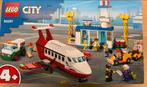 Lego City 60261 - Vliegtuig (Mist 1 wieltje), Kinderen en Baby's, Speelgoed | Duplo en Lego, Ophalen of Verzenden, Gebruikt, Complete set