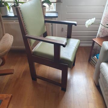 2 fraaie Haagse school stoelen. Zware uitvoering.  beschikbaar voor biedingen