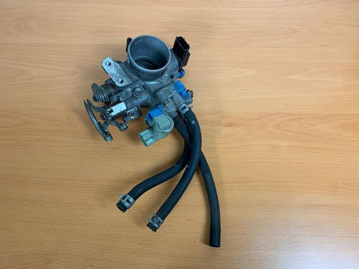 gasklephuis corolla carina paseo 8945222090 2227015010, Auto-onderdelen, Brandstofsystemen, Toyota, Gebruikt, Ophalen of Verzenden