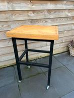 Bijzet tafel met grote eiken snijplank, Tuin en Terras, Barbecue-accessoires, Ophalen, Zo goed als nieuw, Onbekend