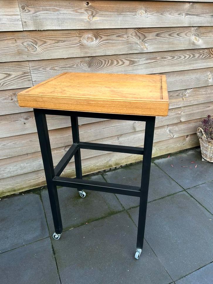 Bijzet tafel met grote eiken snijplank, Tuin en Terras, Barbecue-accessoires, Zo goed als nieuw, Ophalen