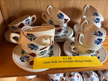 Thee kop en schotel van boerenbont per stuk beschikbaar voor biedingen