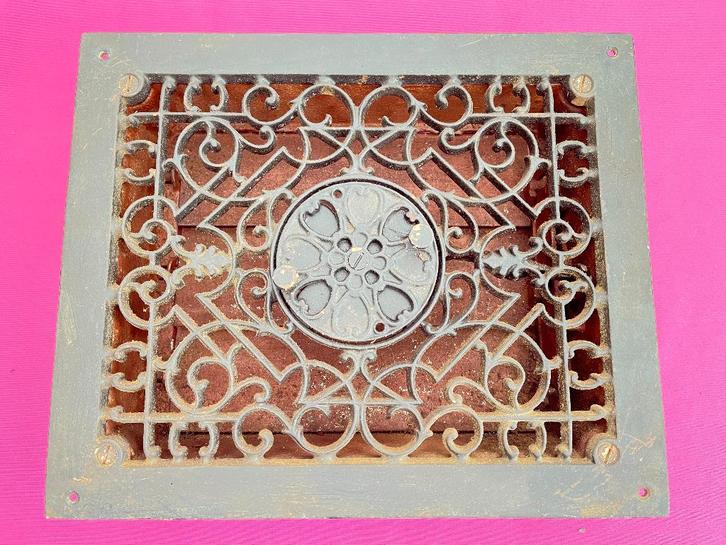 Mooi oud ventilatie rooster, ontluchting rooster, muur, Antiek en Kunst, Curiosa en Brocante, Ophalen of Verzenden