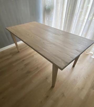 Eetkamertafel 200 x 100 cm beschikbaar voor biedingen