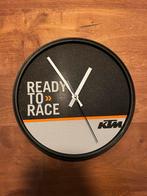 KTM Wandklok - Ready to Race!, Verzamelen, Automerken, Motoren en Formule 1, Ophalen of Verzenden, Nieuw