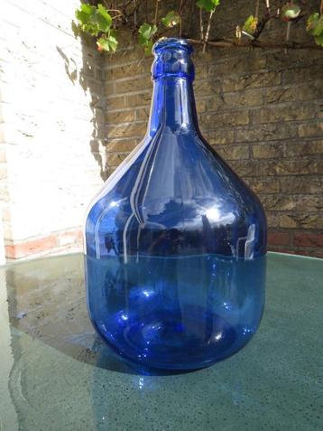 Mooie Grote Blauwe Fles beschikbaar voor biedingen