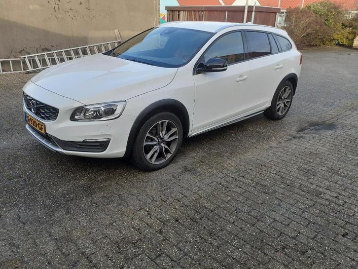 VOLVO V60 D4   Cross Country 190pk, Auto's, Volvo, Particulier, V60, ABS, Adaptieve lichten, Airbags, Airconditioning, Bluetooth