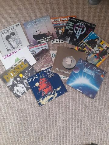 12 Oude Singles - Diverse Artiesten beschikbaar voor biedingen
