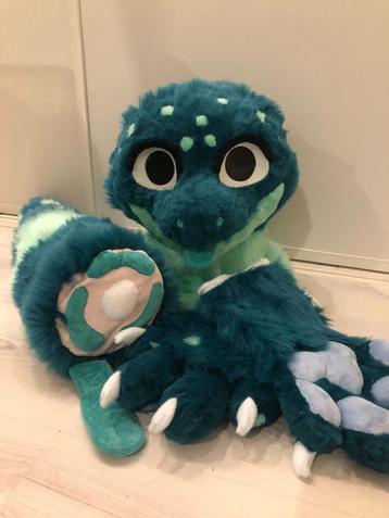 Premade fursuit minipartial gecko beschikbaar voor biedingen