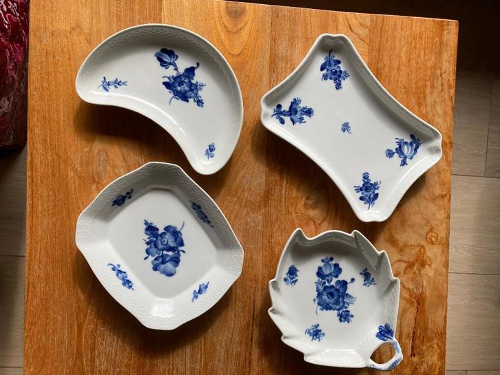 Royal Copenhagen Blå Blomst 4 mooie schaaltjes, Antiek en Kunst, Antiek | Keramiek en Aardewerk, Ophalen of Verzenden