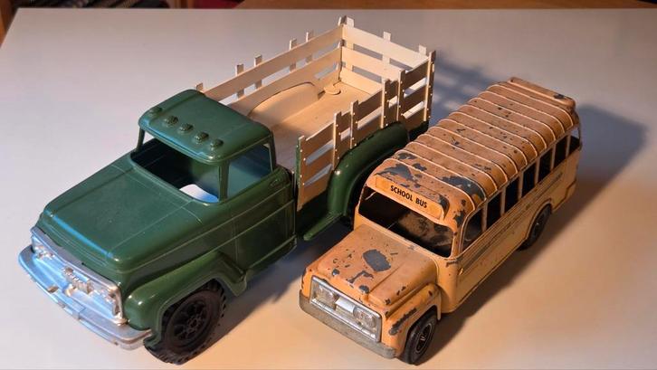 Oude Hubley pick up truck + school bus speelgoed auto, Antiek en Kunst, Antiek | Speelgoed, Verzenden